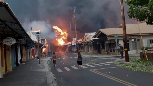 州長表示，毛伊島火災(zāi)死亡人數(shù)激增至53人，可能會更高一千多幢建筑物被燒毀